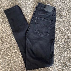 Levi’s black jeans